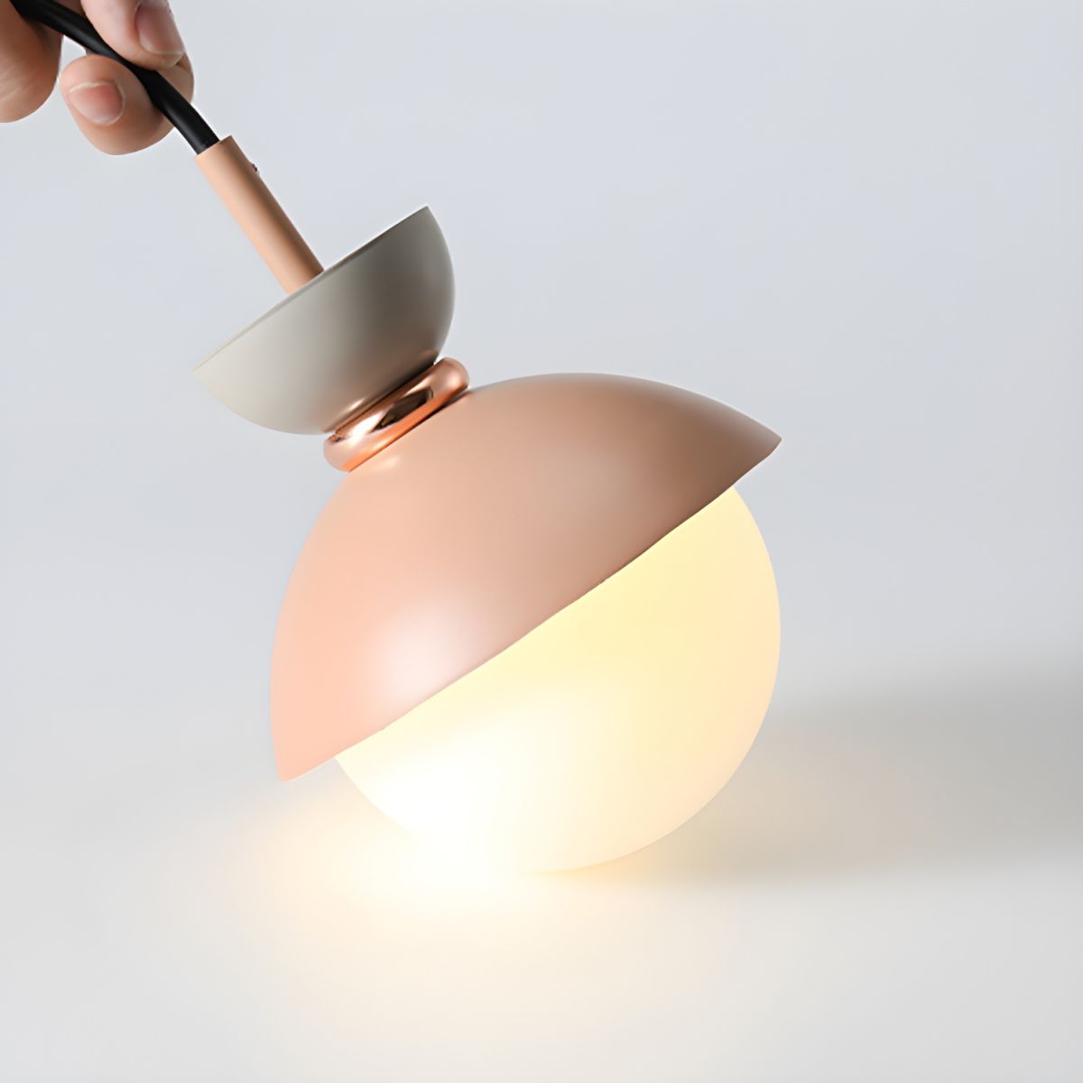 Cairns Nordic Globe LED Hanglamp Kleurrijk Metaal Slaapkamer