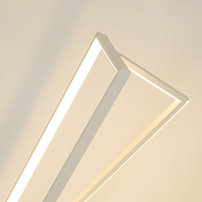 Edge Moderne Lineaire Metalen Driehoek Vloerlamp, Zwart/Wit