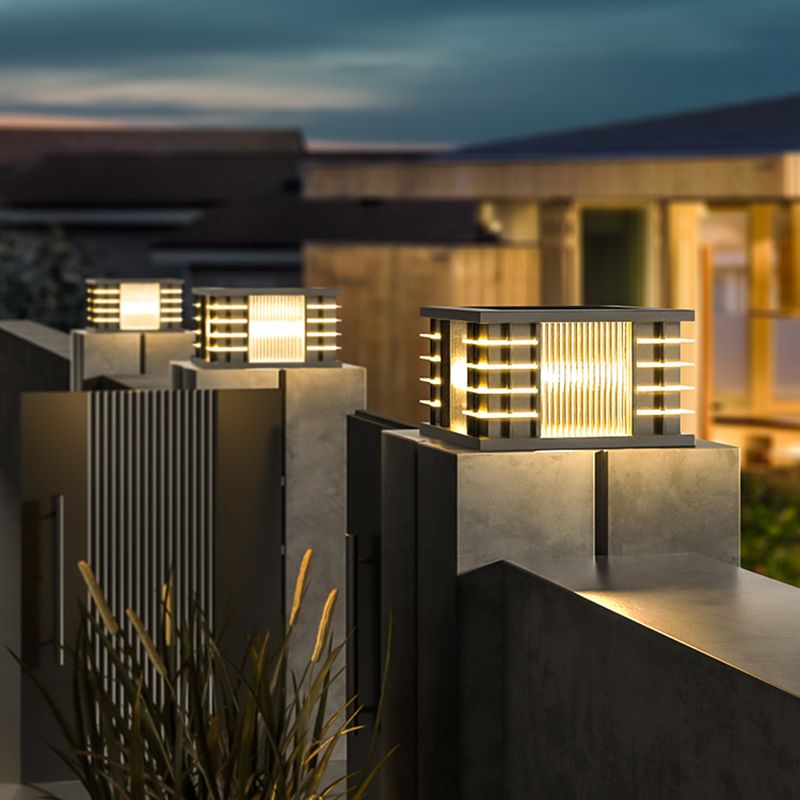 Riley Design LED Vierkant Buitenlamp Zonne Metaal/Acryl Zwart Tuin/Stoeprand/Balkon