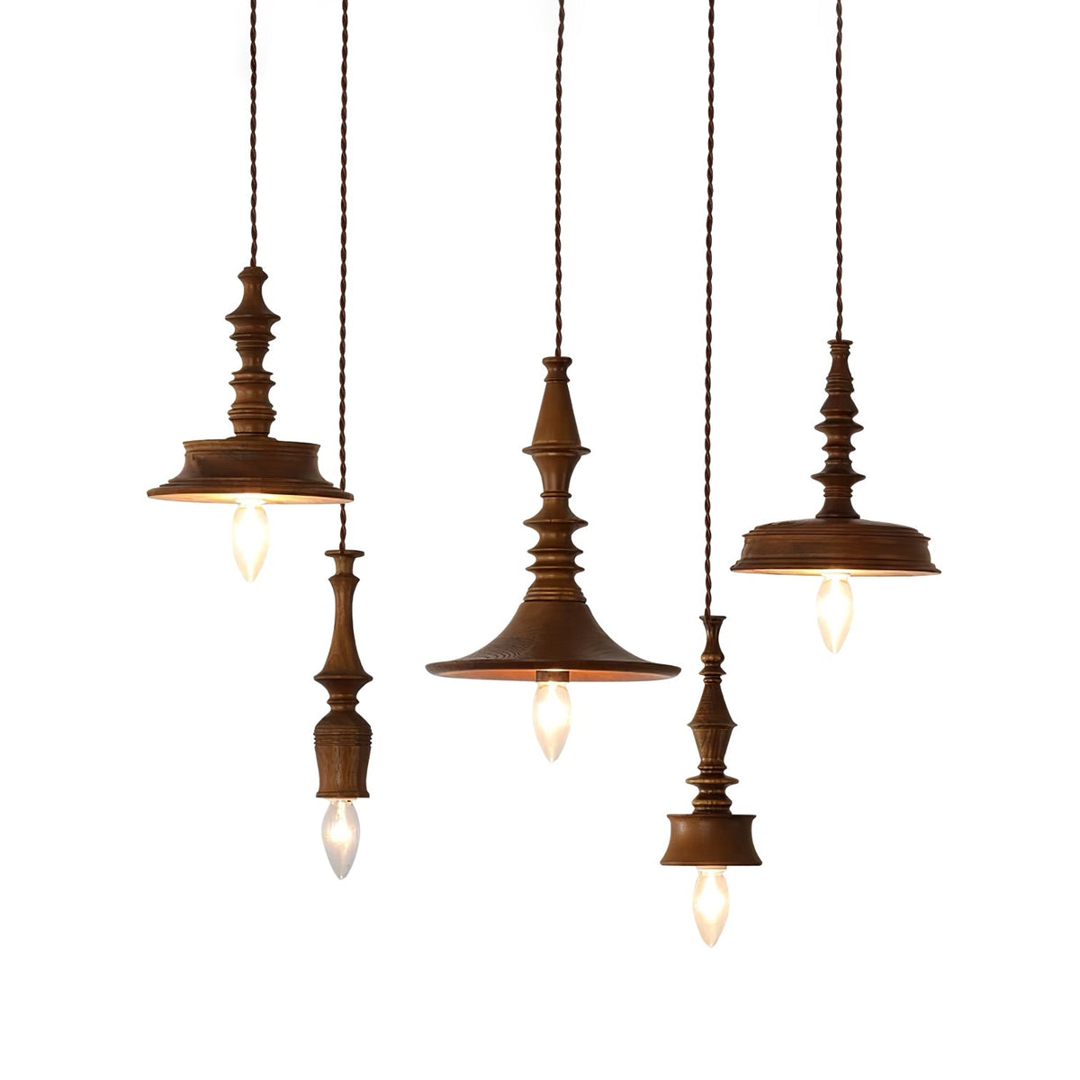 Tessira hanglamp van walnoothout met industriële stijl