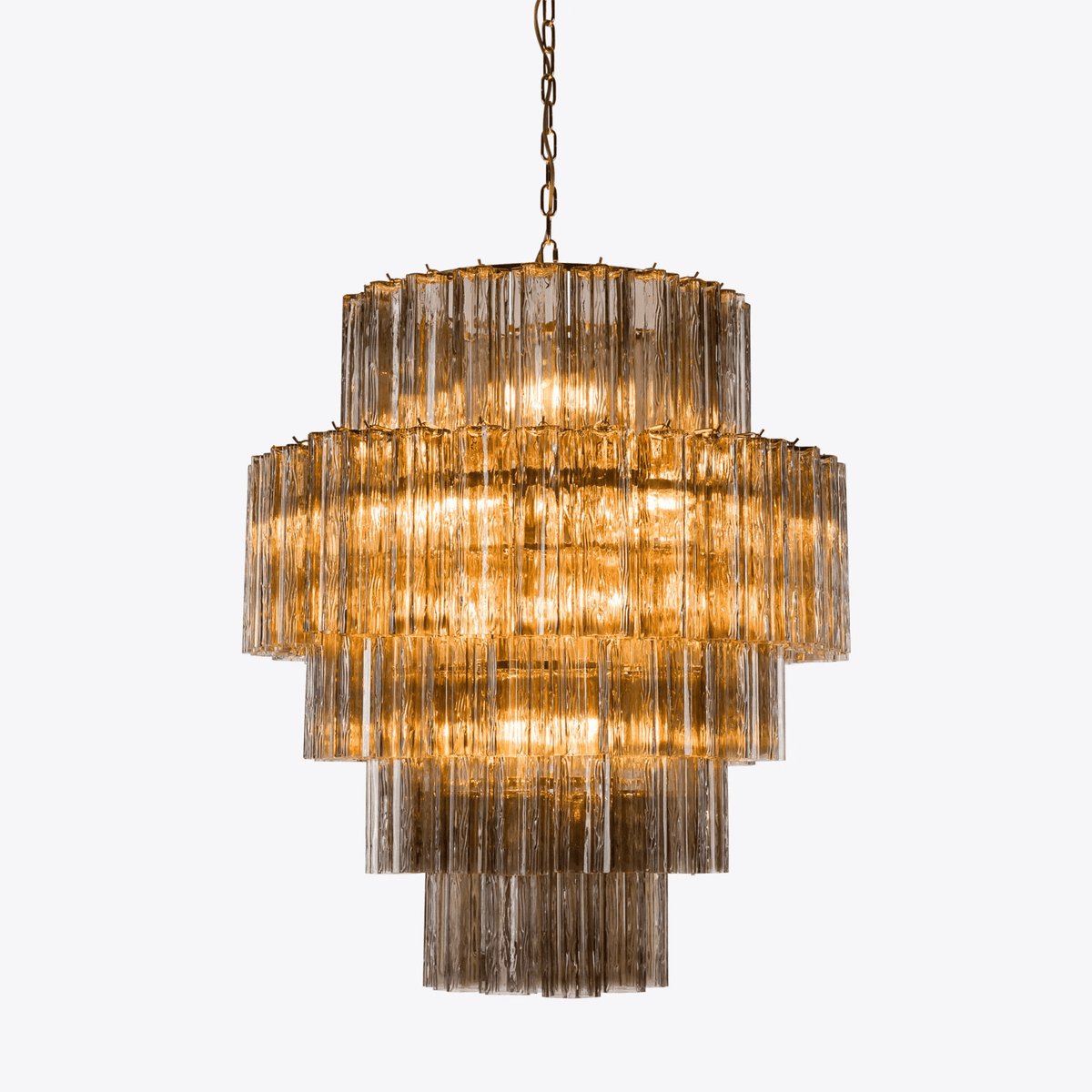 Eiraora kroonluchter met lagen van roze prisma-glas, elegant