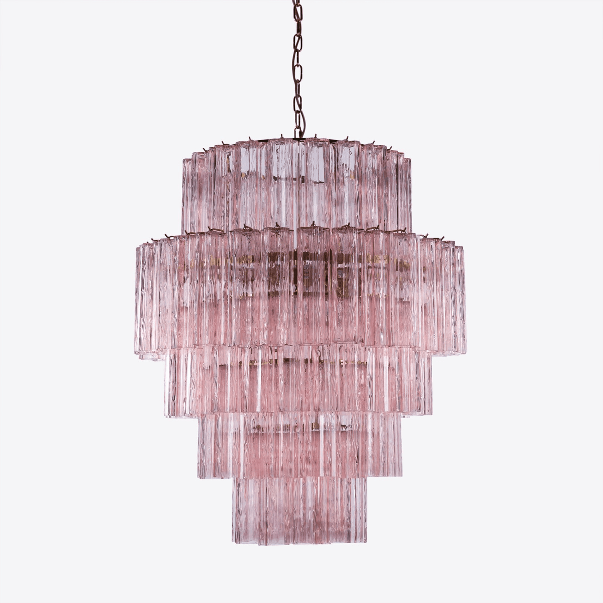 Eiraora kroonluchter met lagen van roze prisma-glas, elegant