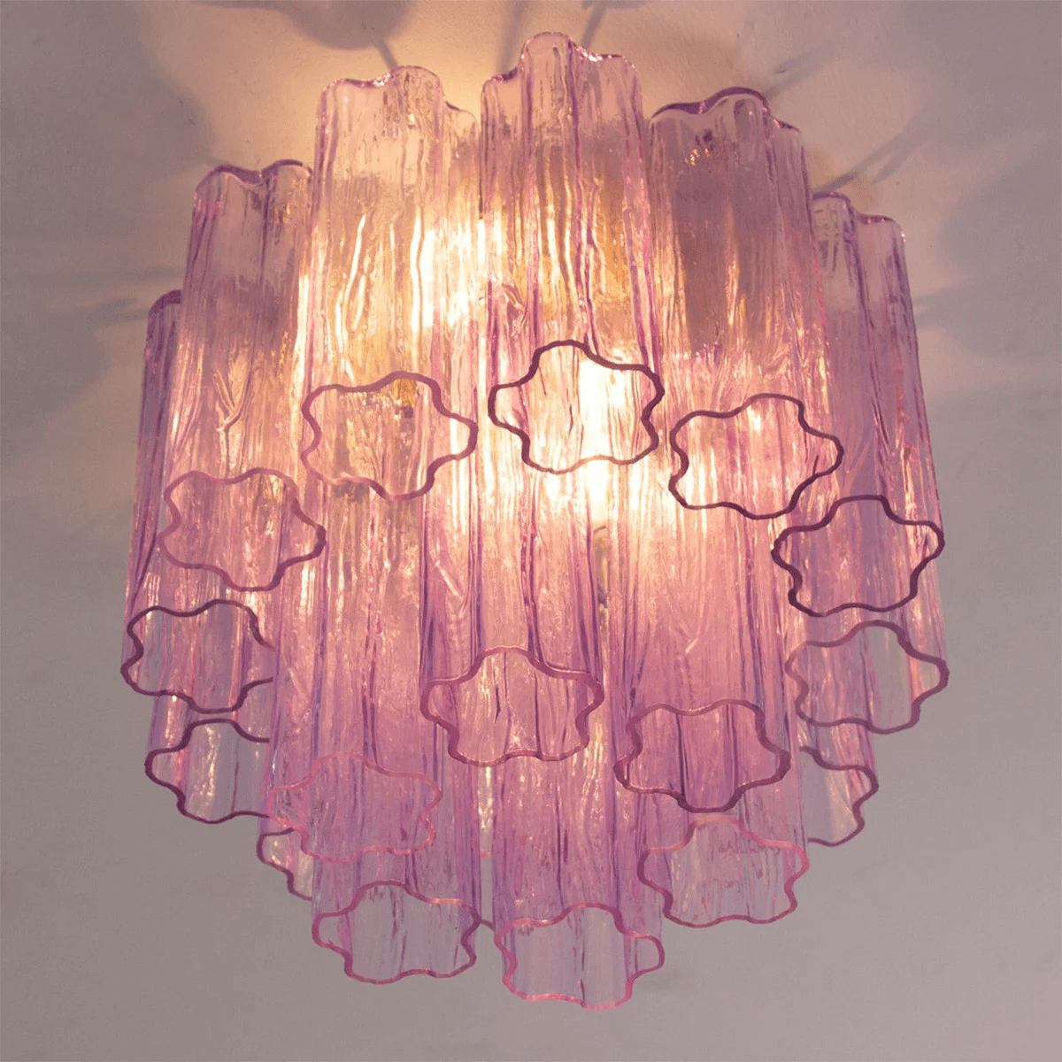 Serin plafondlamp in roze watervalstijl