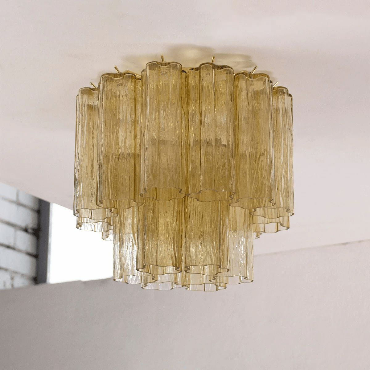 Serin plafondlamp in roze watervalstijl