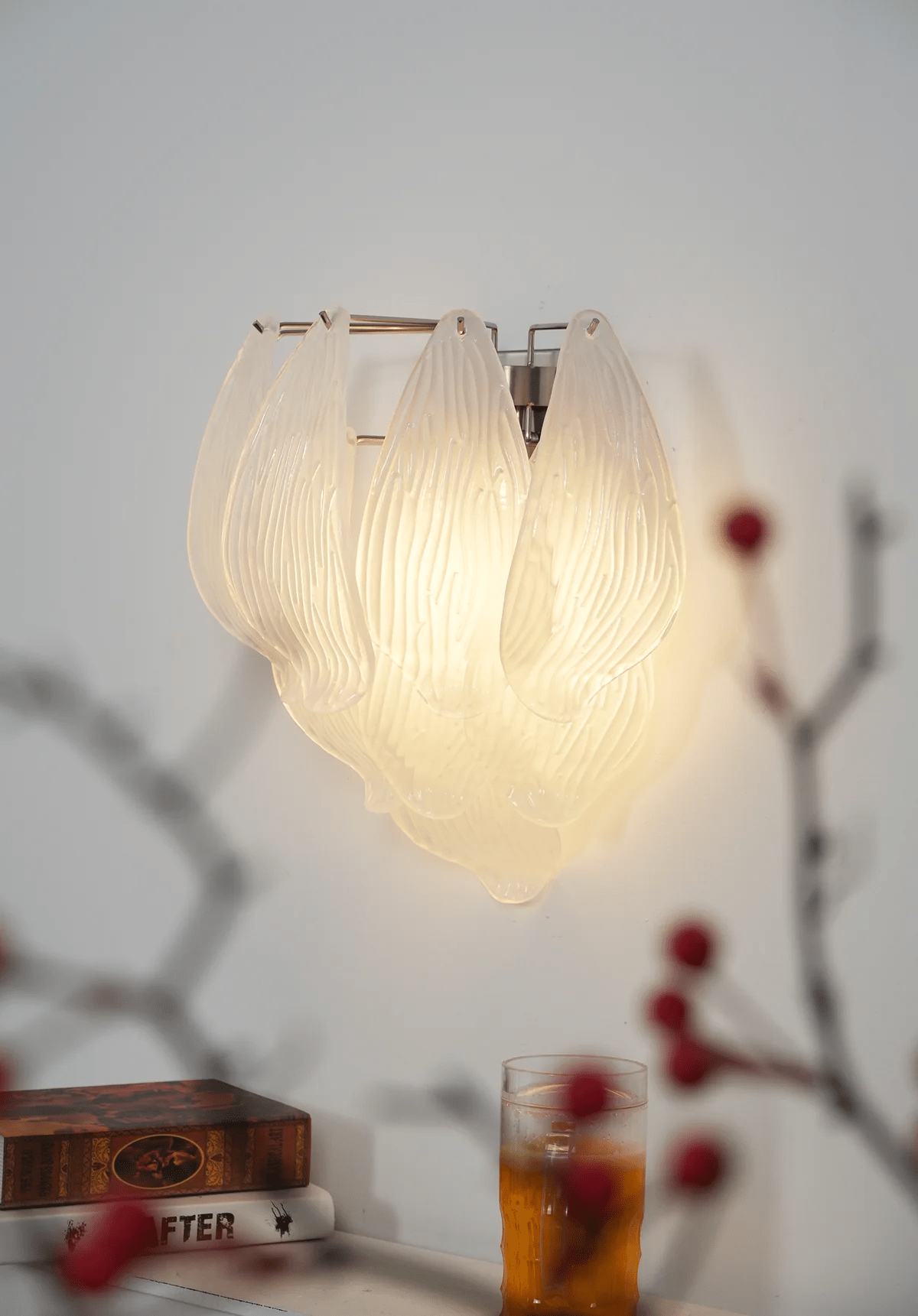 Lioriniella wandlamp Murano-glasbladeren met bloemblaadjes in cascaderende lagen met mat glas