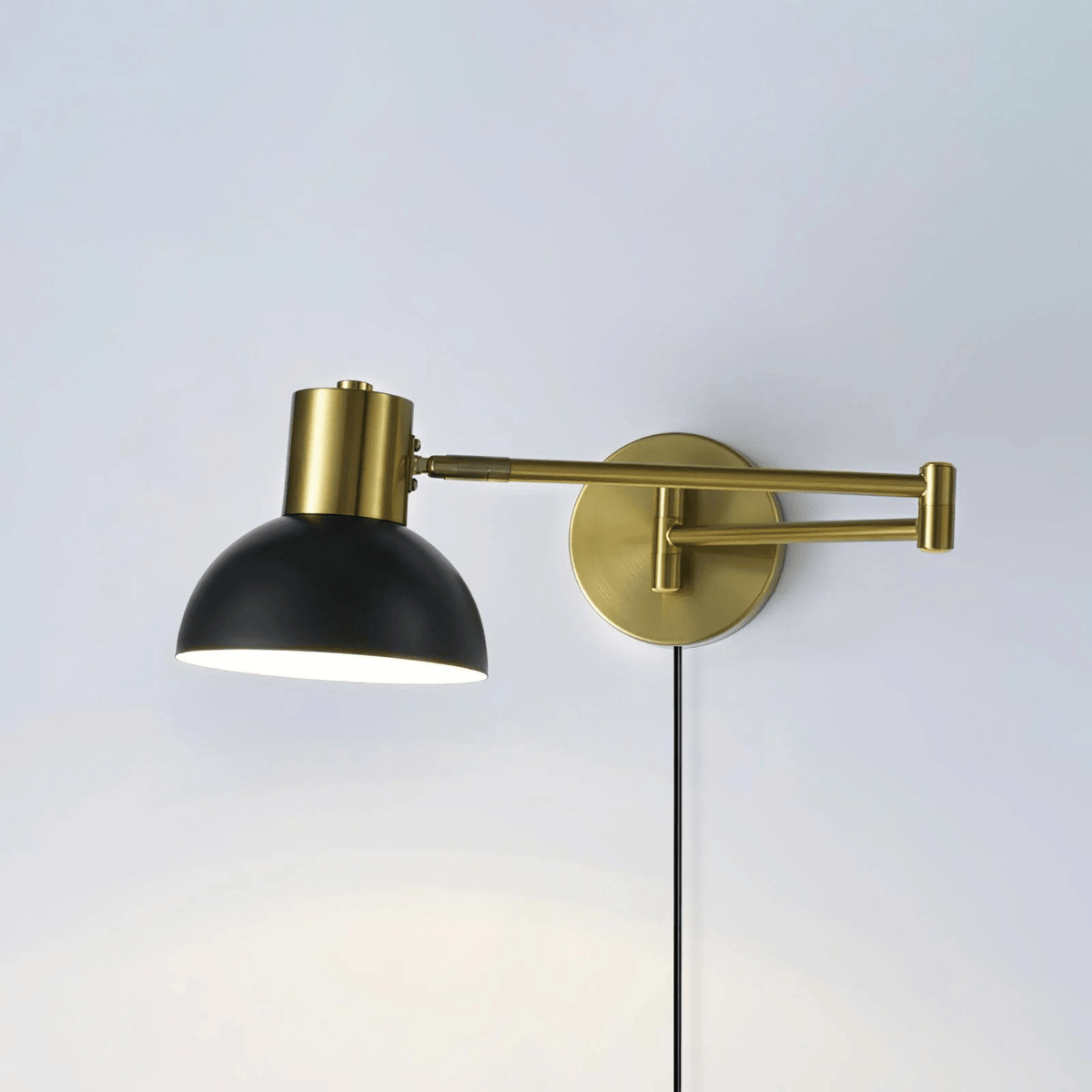 Nox verstelbare arm wandlamp met stekker