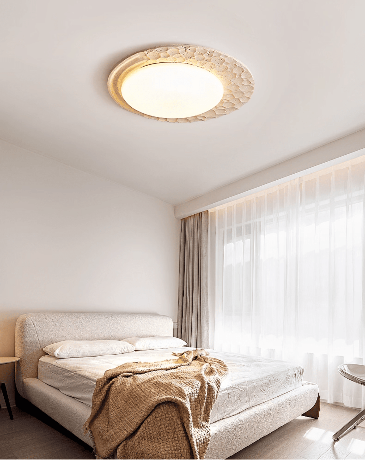 Ivsoris plafondlamp met textuur van geel travertin