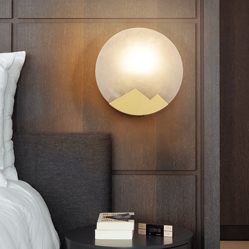 Nivisenne bergvormige wandlamp van albast