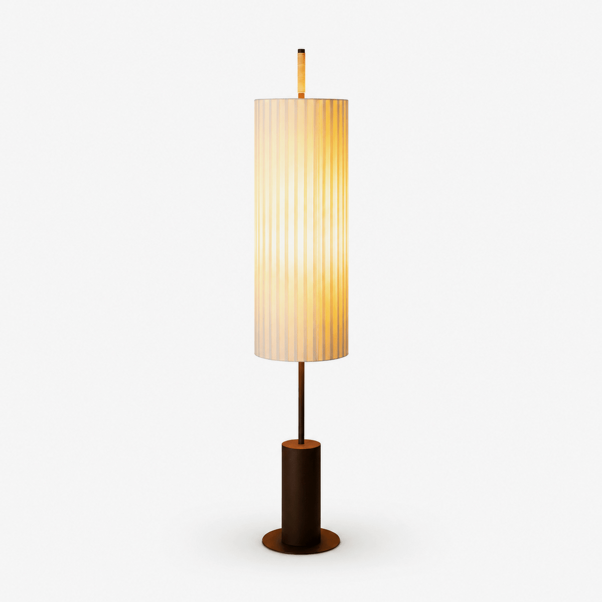 Novalise Cylinder vloerlamp met geplooide kap en slank donker voetstuk