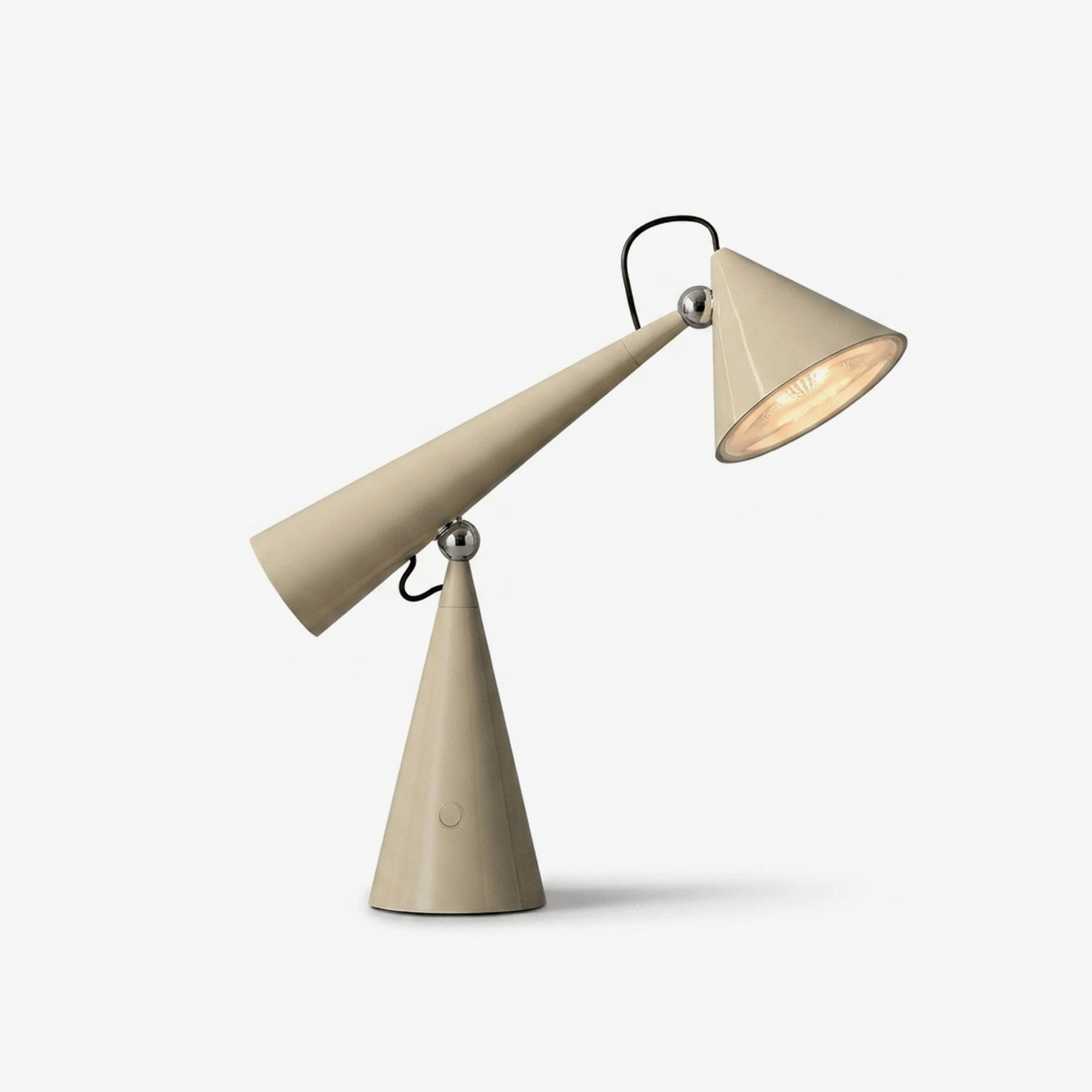 Articulated Cone tafellamp