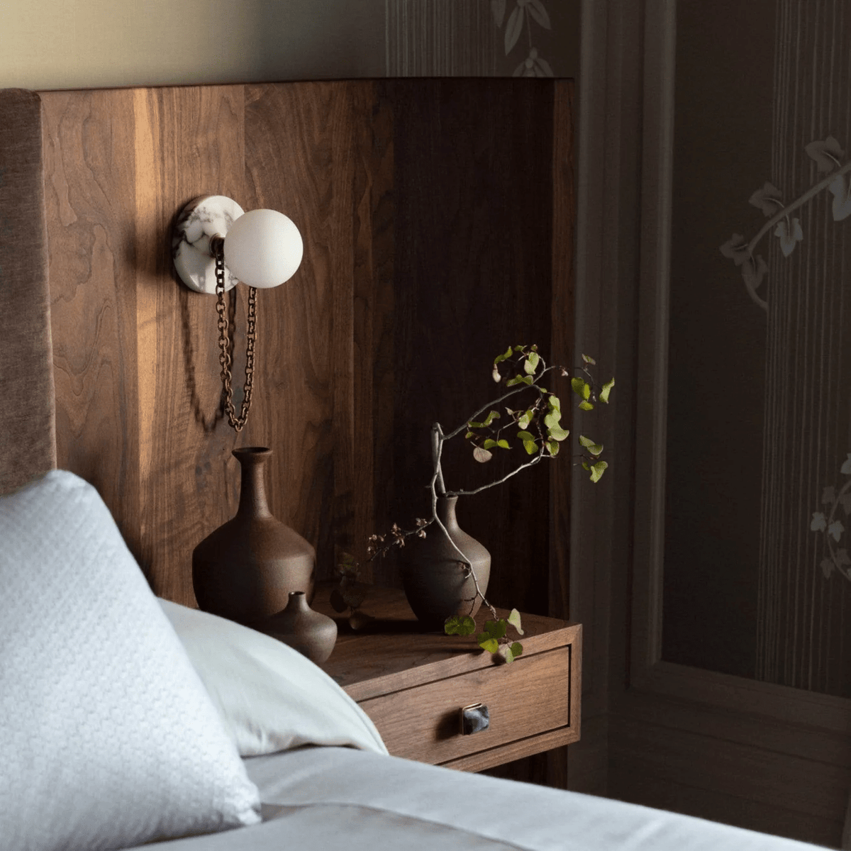 Petelise wandlamp met marmeren bol