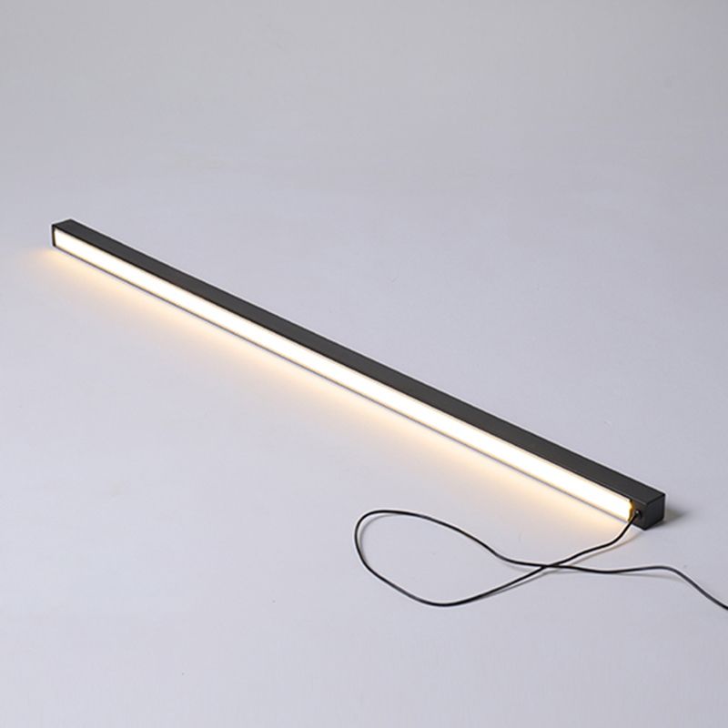 Edge Moderne Minimalistische Lineaire Metalen Vloerlamp, Zwart/Goud