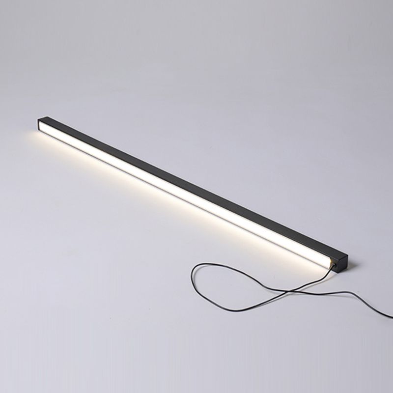 Edge Moderne Minimalistische Lineaire Metalen Vloerlamp, Zwart/Goud