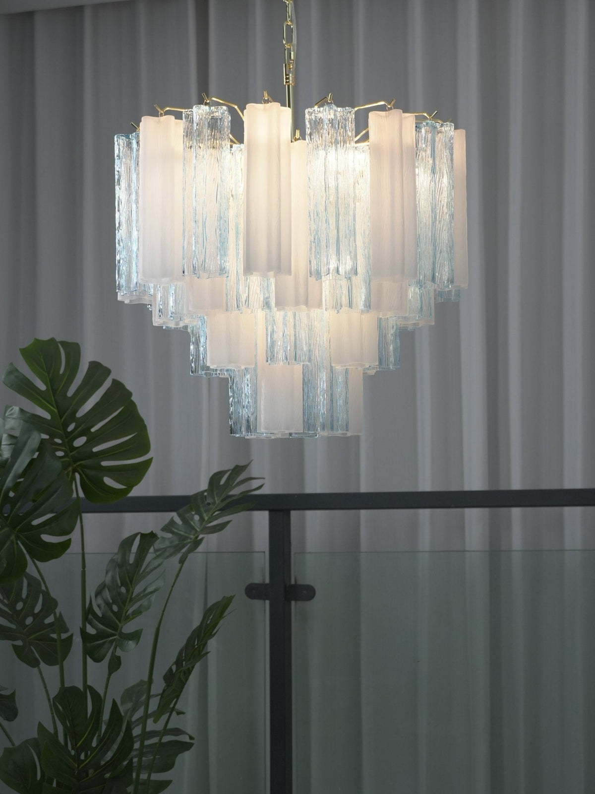 Bexy Kroonluchter met Cascade-effect van matglas