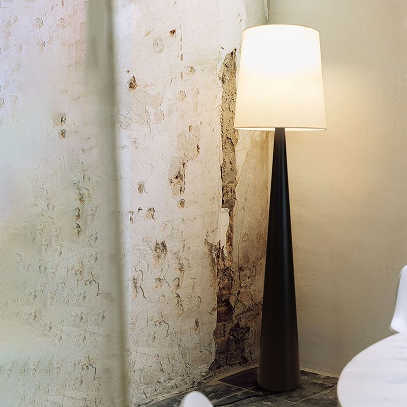 Eryn Kegelvormig Metaal Vloerlampen, 71"