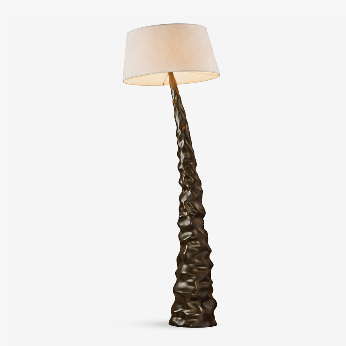Maelcaris gebeeldhouwde piek vloerlamp