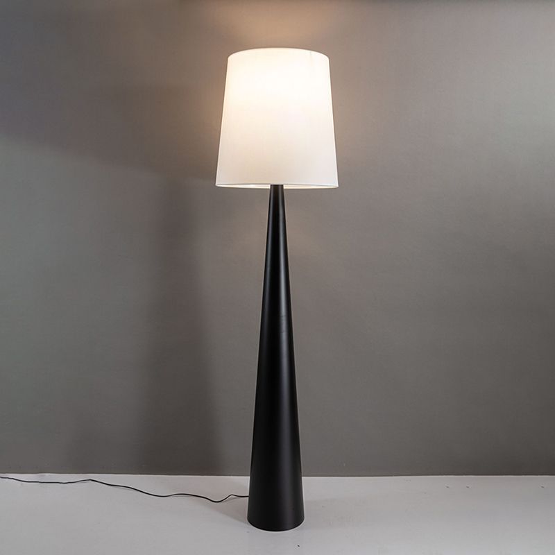 Eryn Kegelvormig Metaal Vloerlampen, 71"