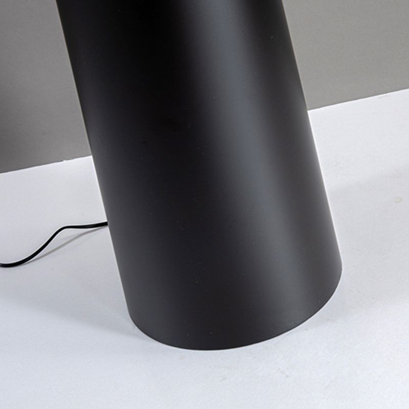 Eryn Kegelvormig Metaal Vloerlampen, 71"