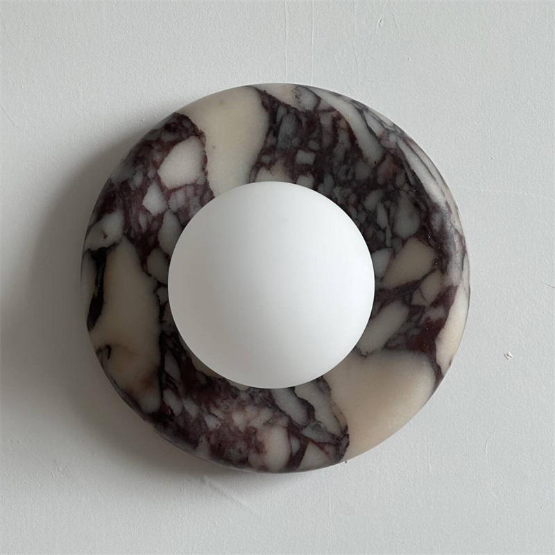 Vomire wandlamp