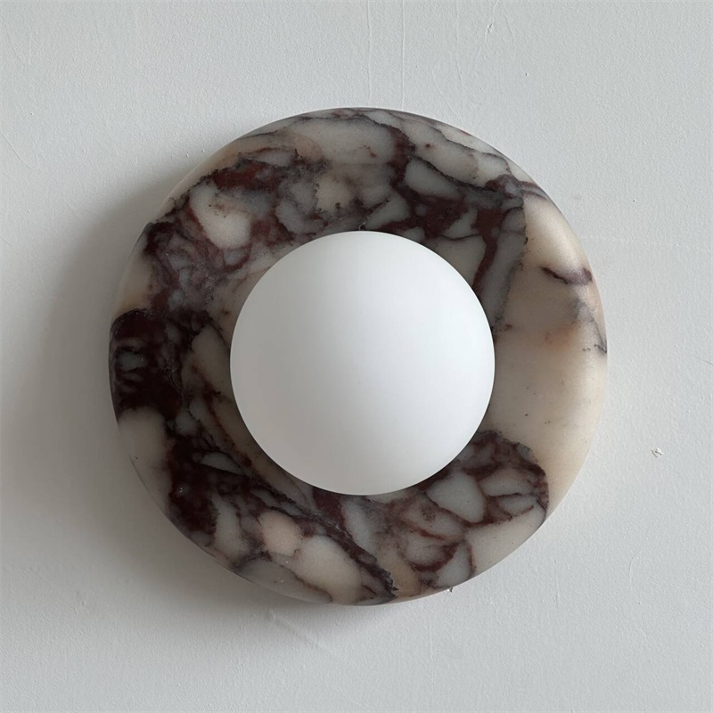 Vomire wandlamp