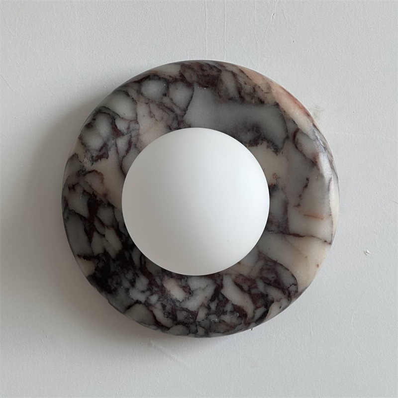 Vomire wandlamp