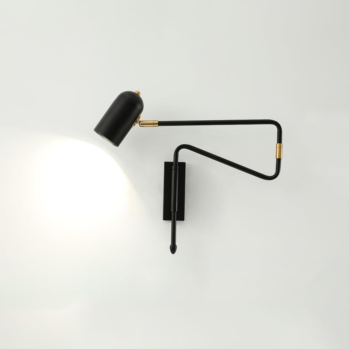 Nox verstelbare arm wandlamp met stekker