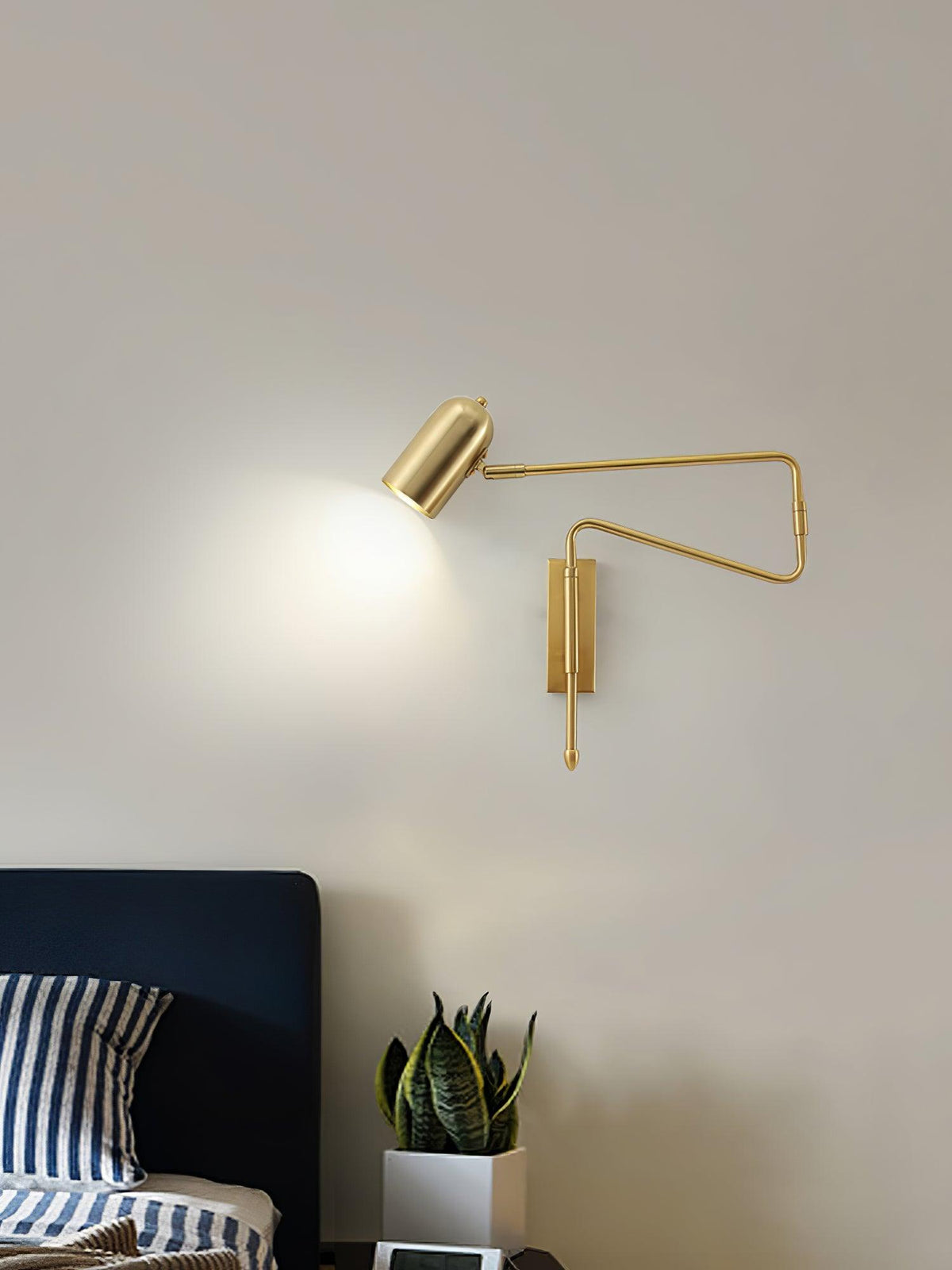 Nox verstelbare arm wandlamp met stekker