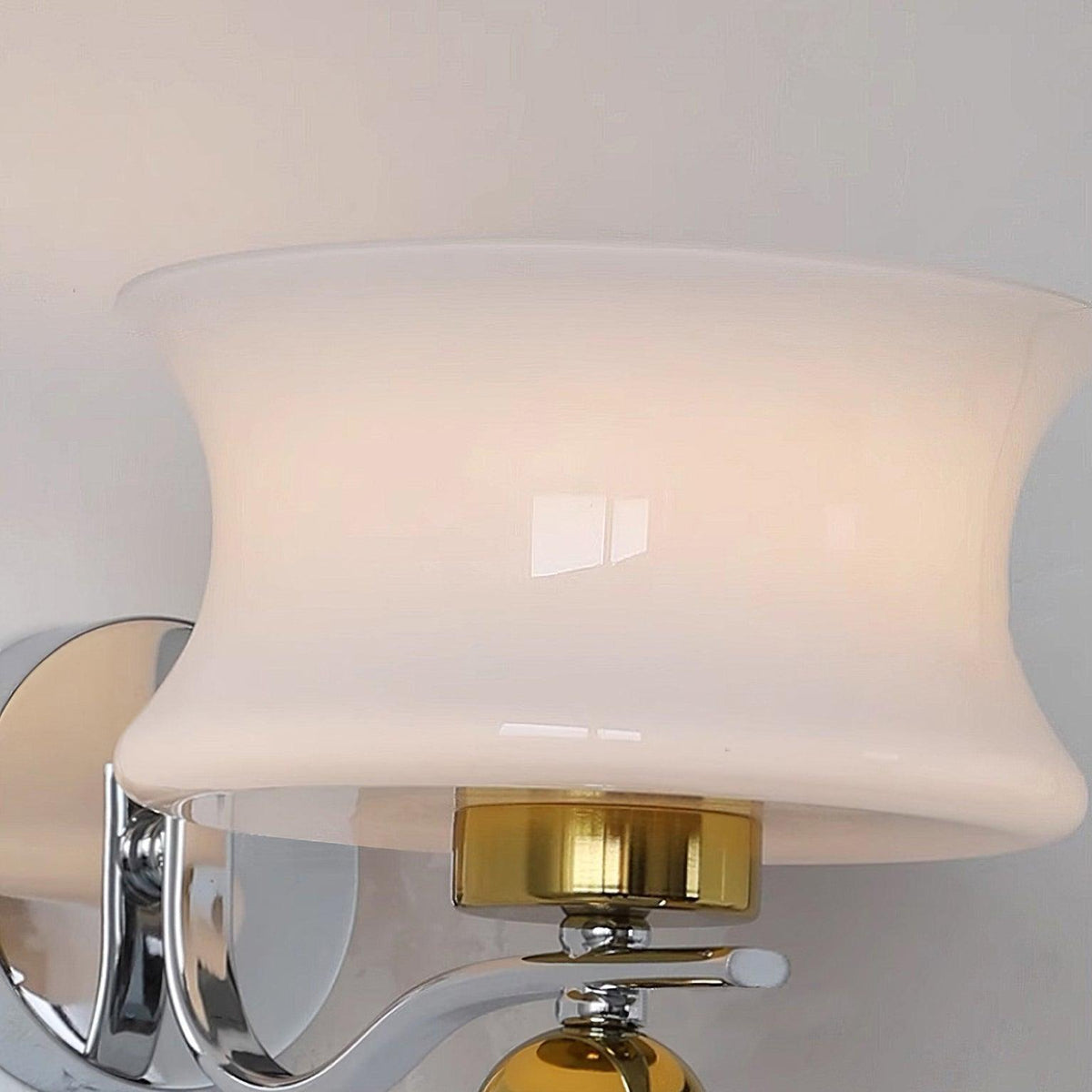 Blux Noordse kunst wandlamp met glazen kap