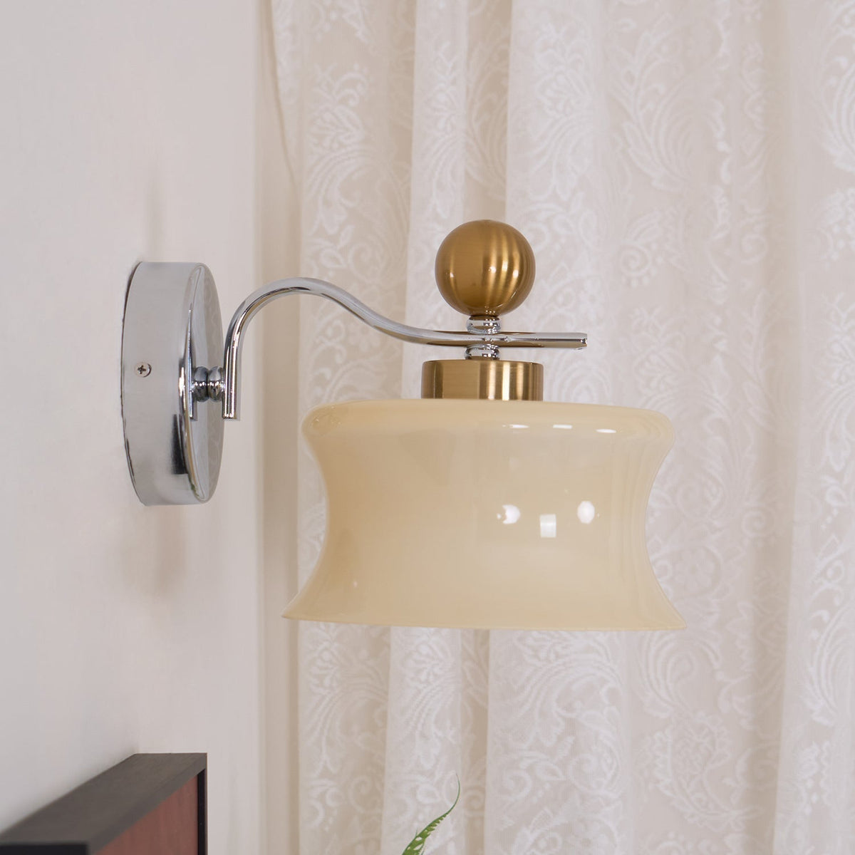 Blux Noordse kunst wandlamp met glazen kap