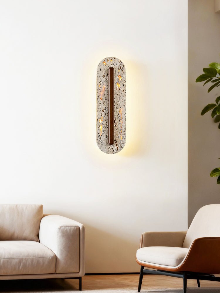 Cato Bellamont Minimalistische wandlamp in walnot met geel travertin