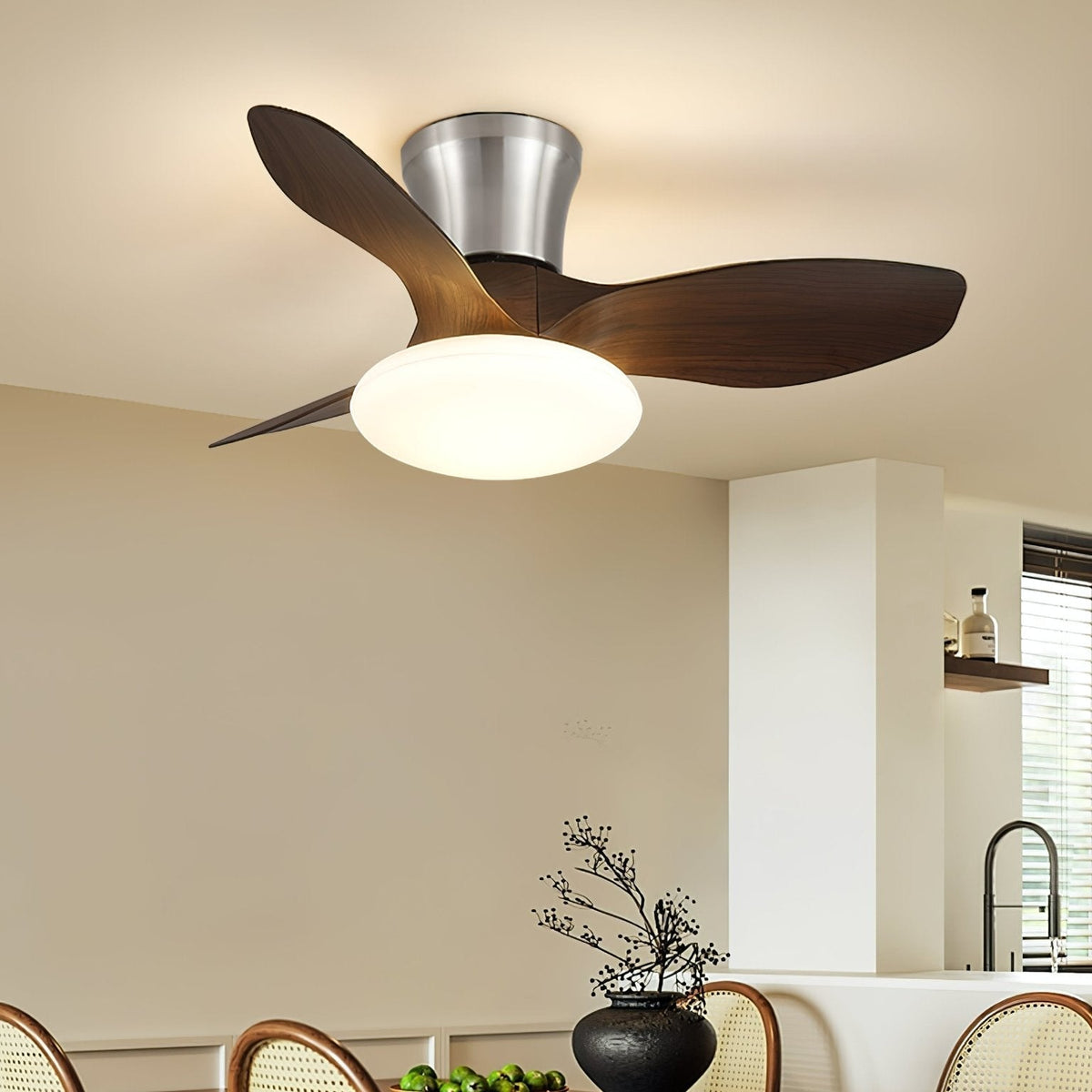 Velora Moderne plafondventilator met verlichting van walnoothout