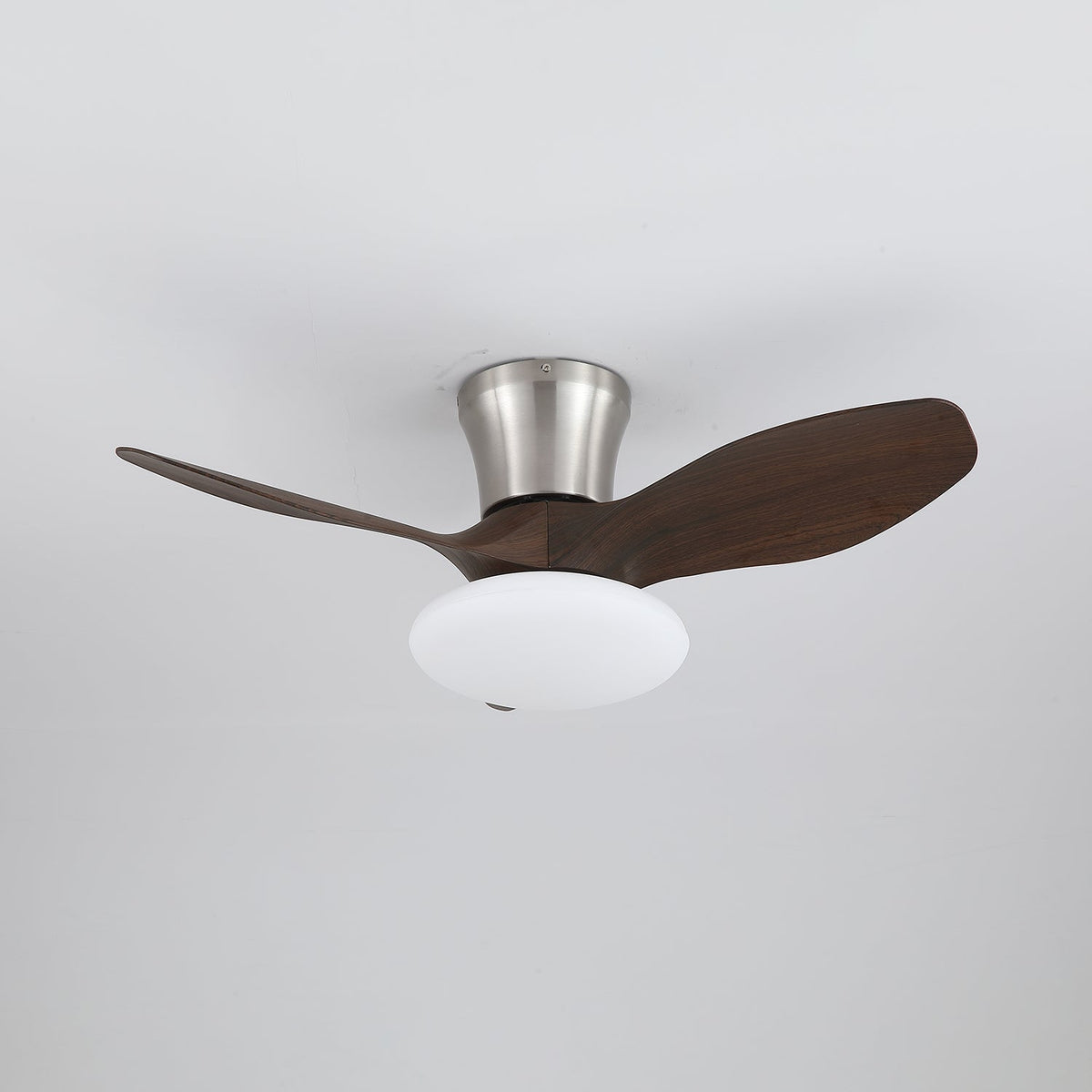 Velora Moderne plafondventilator met verlichting van walnoothout