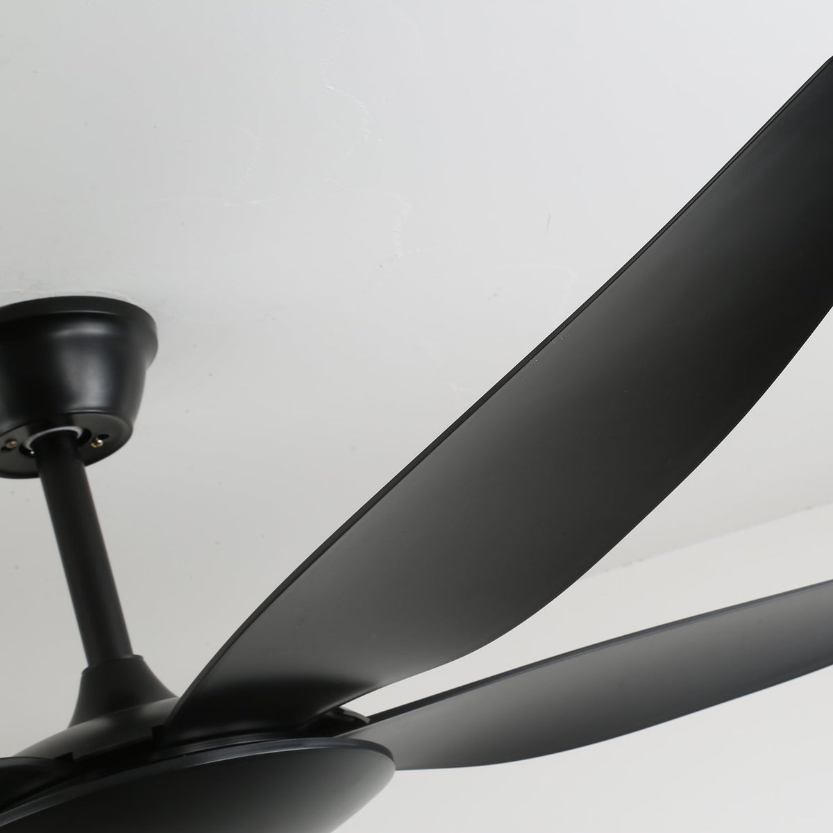 Onyxa minimalistisch plafondventilator met verlichting