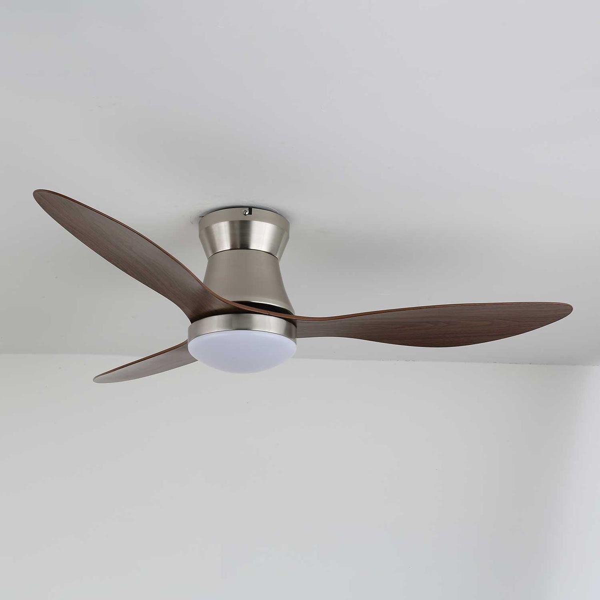 Zerath Moderne plafondventilator met verlichting van walnoothout