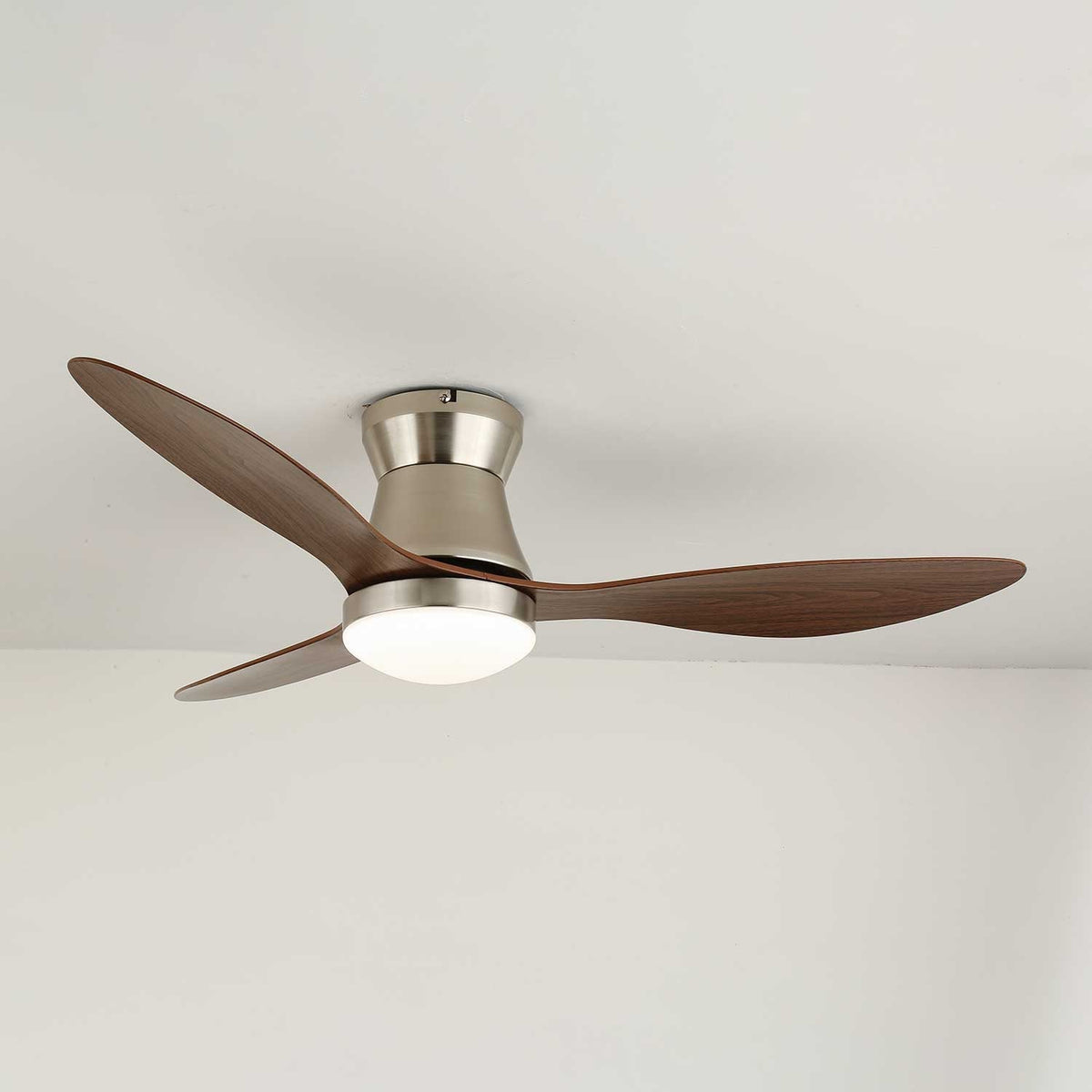 Zerath Moderne plafondventilator met verlichting van walnoothout