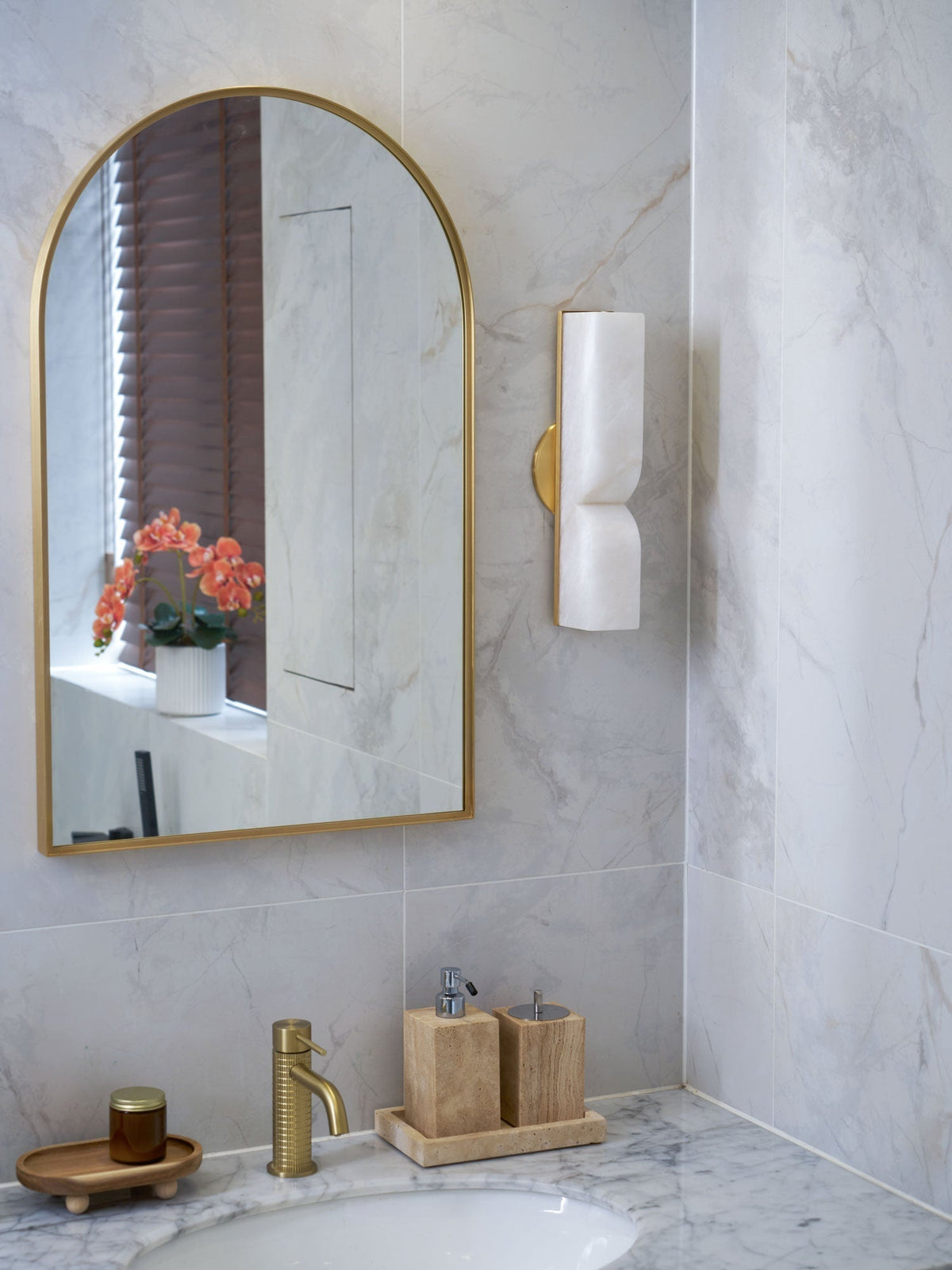 Lena Albast rechthoekige wandlamp met stekker