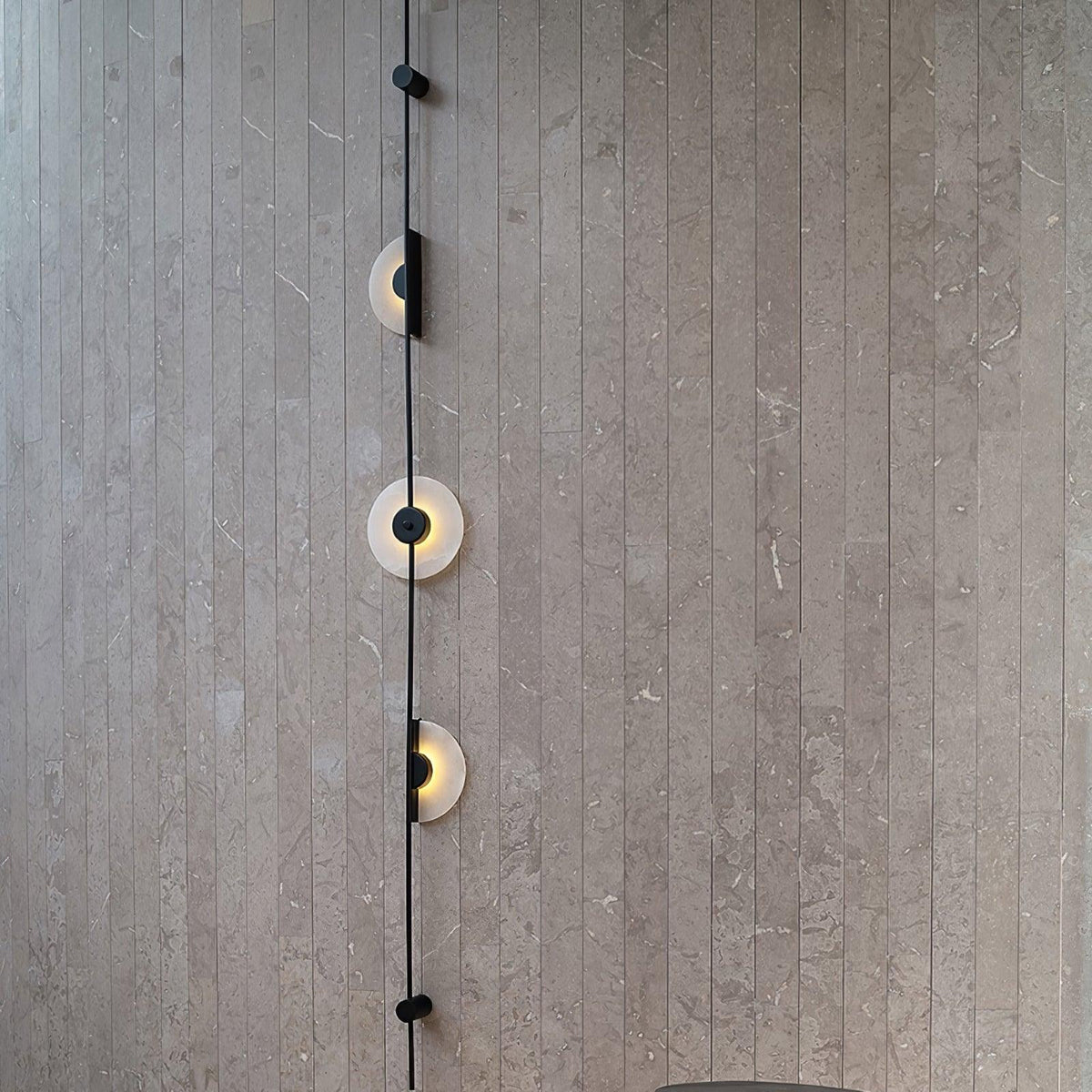 Neron albast verticale wandlamp