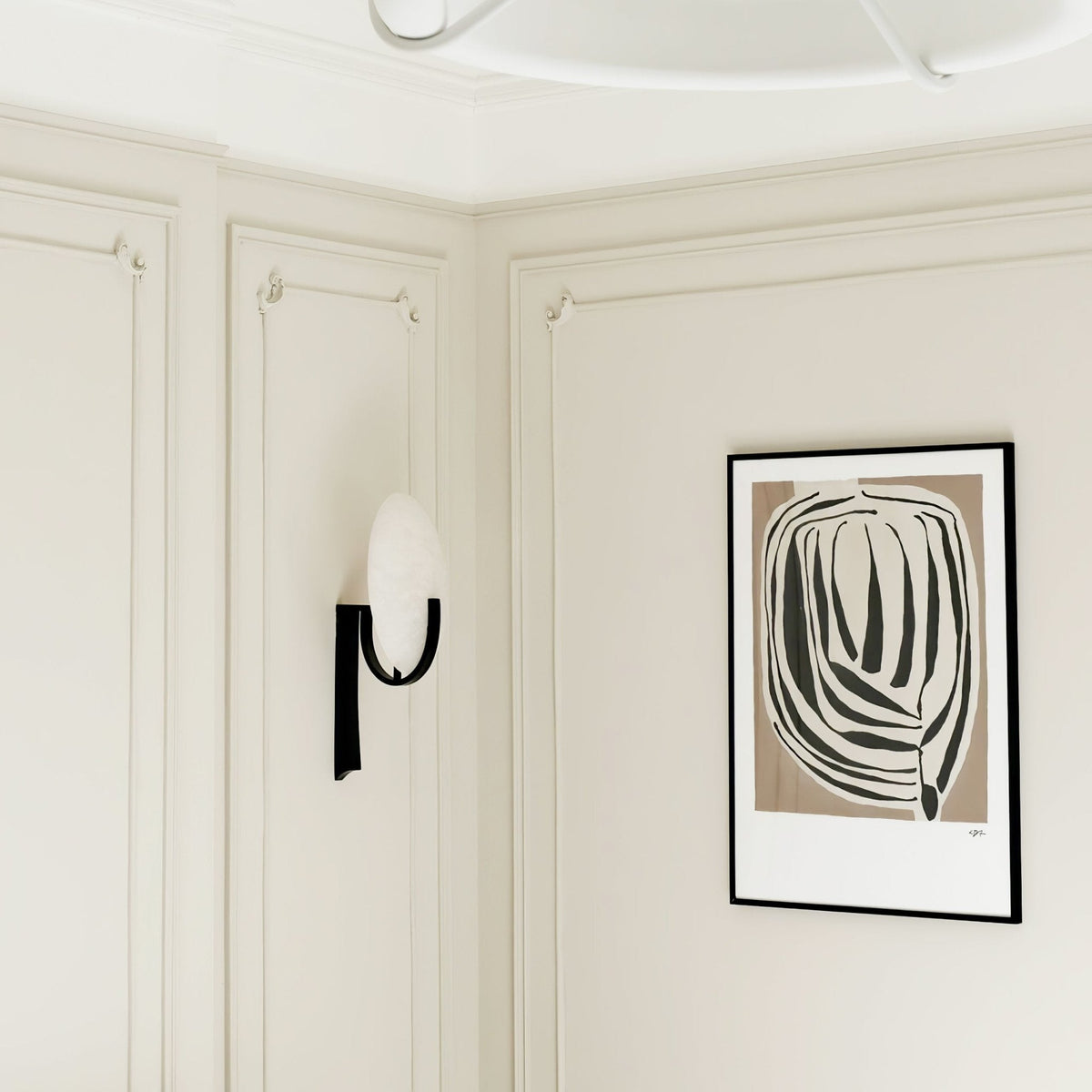 Nivaeria Moderne wandlamp van albast met afwerking