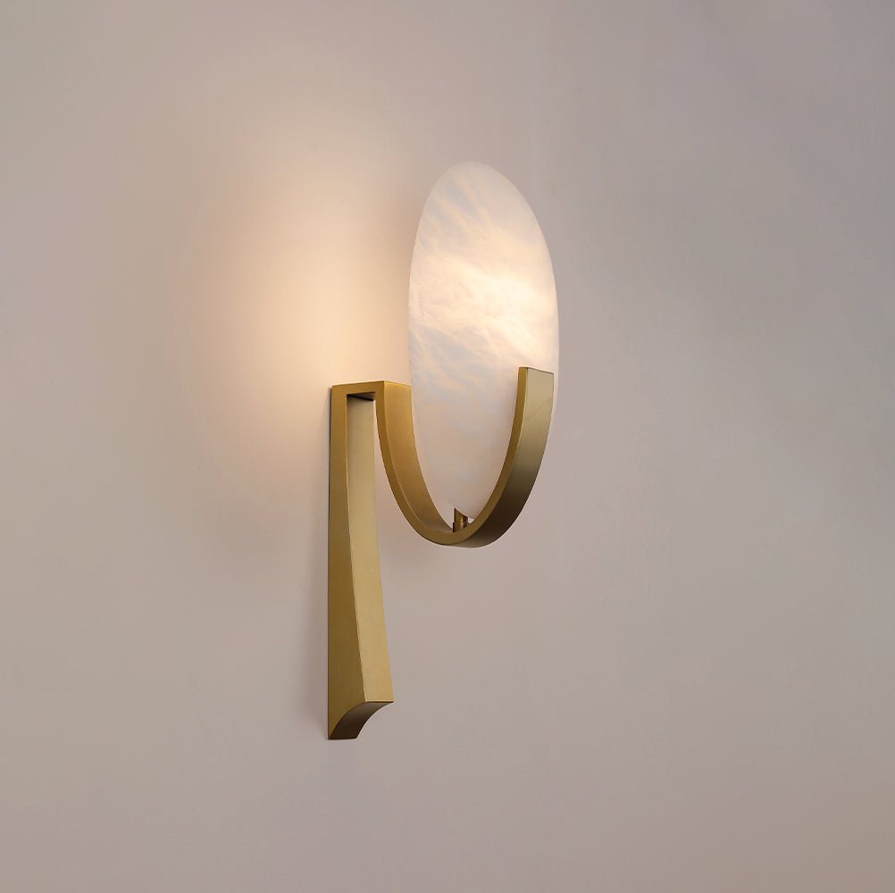 Nivaeria Moderne wandlamp van albast met afwerking