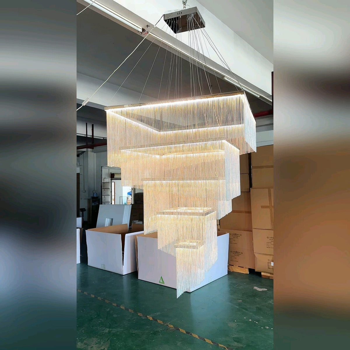 Caeluvyn Postmoderne kroonluchter met ketting en tassel van metaal