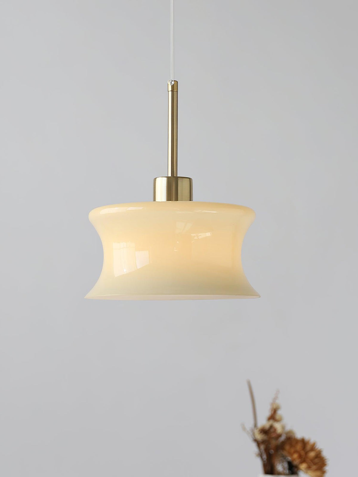 Zenthia klassieke hanglamp met beige en goudkleurig glas