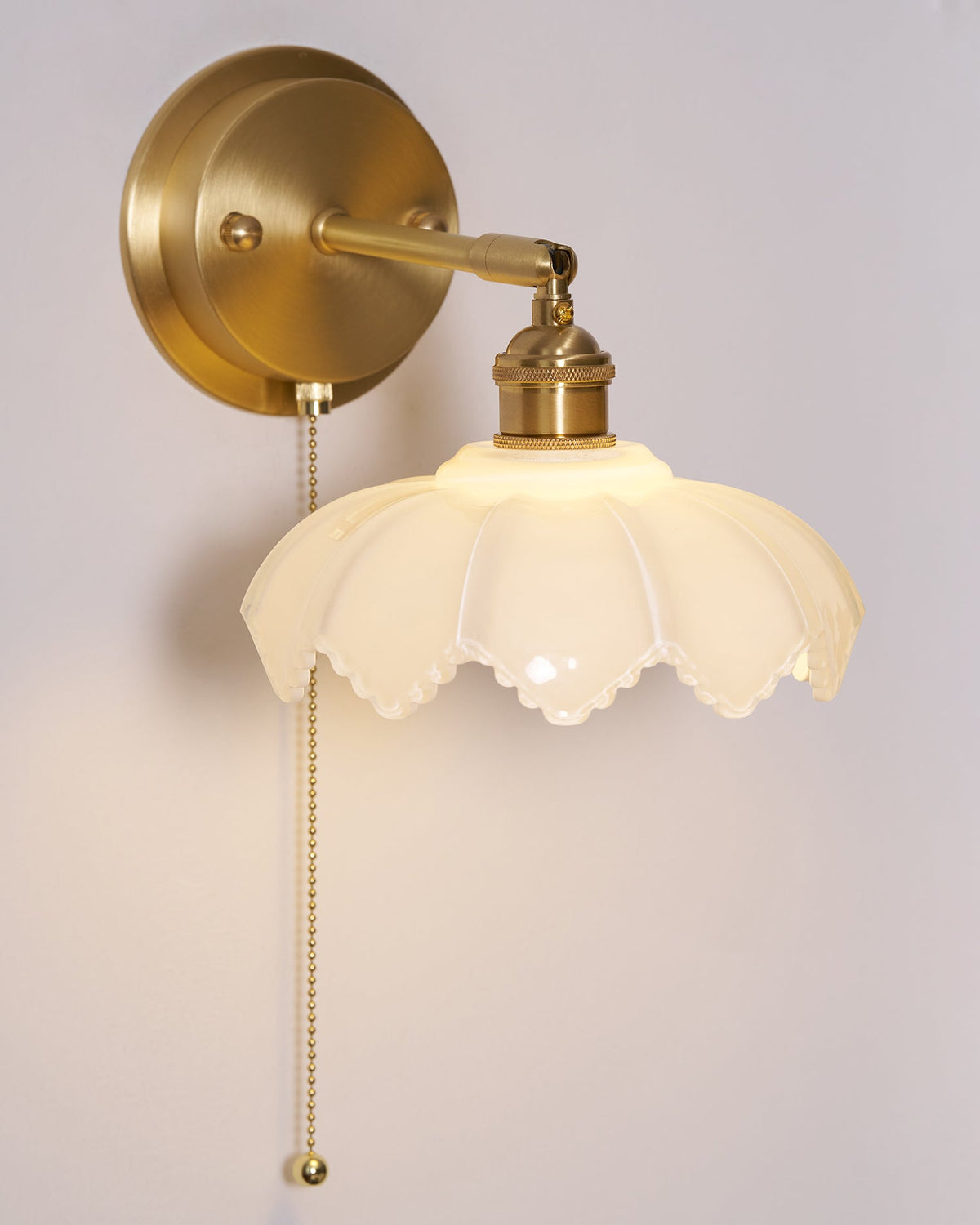 Lotus draaibare glazen wandlamp in Noordse kunststijl
