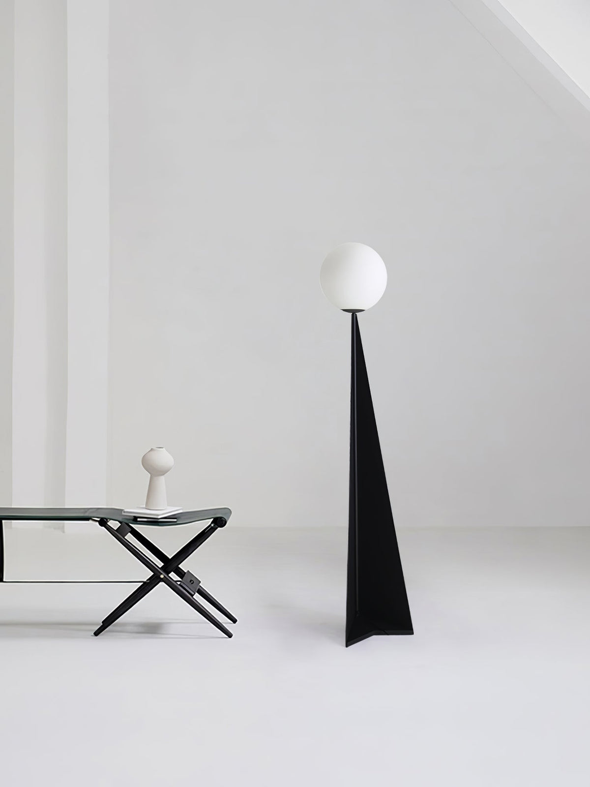Vertex Minimalistische vloerlamp met bolvormige kap
