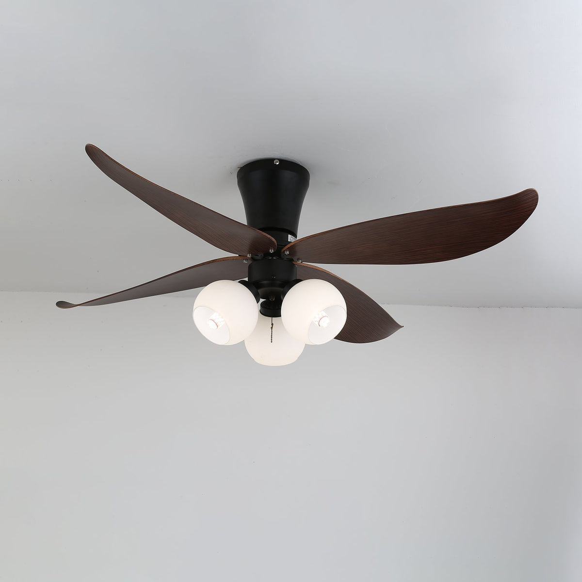 Lunair Vintage plafondventilator met verlichting van walnoothout en glas