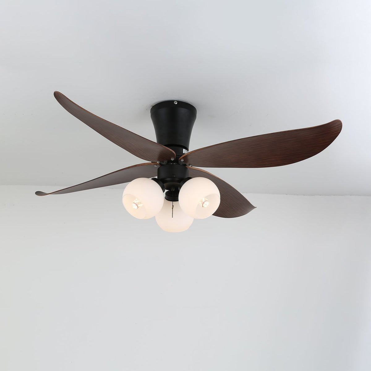 Lunair Vintage plafondventilator met verlichting van walnoothout en glas