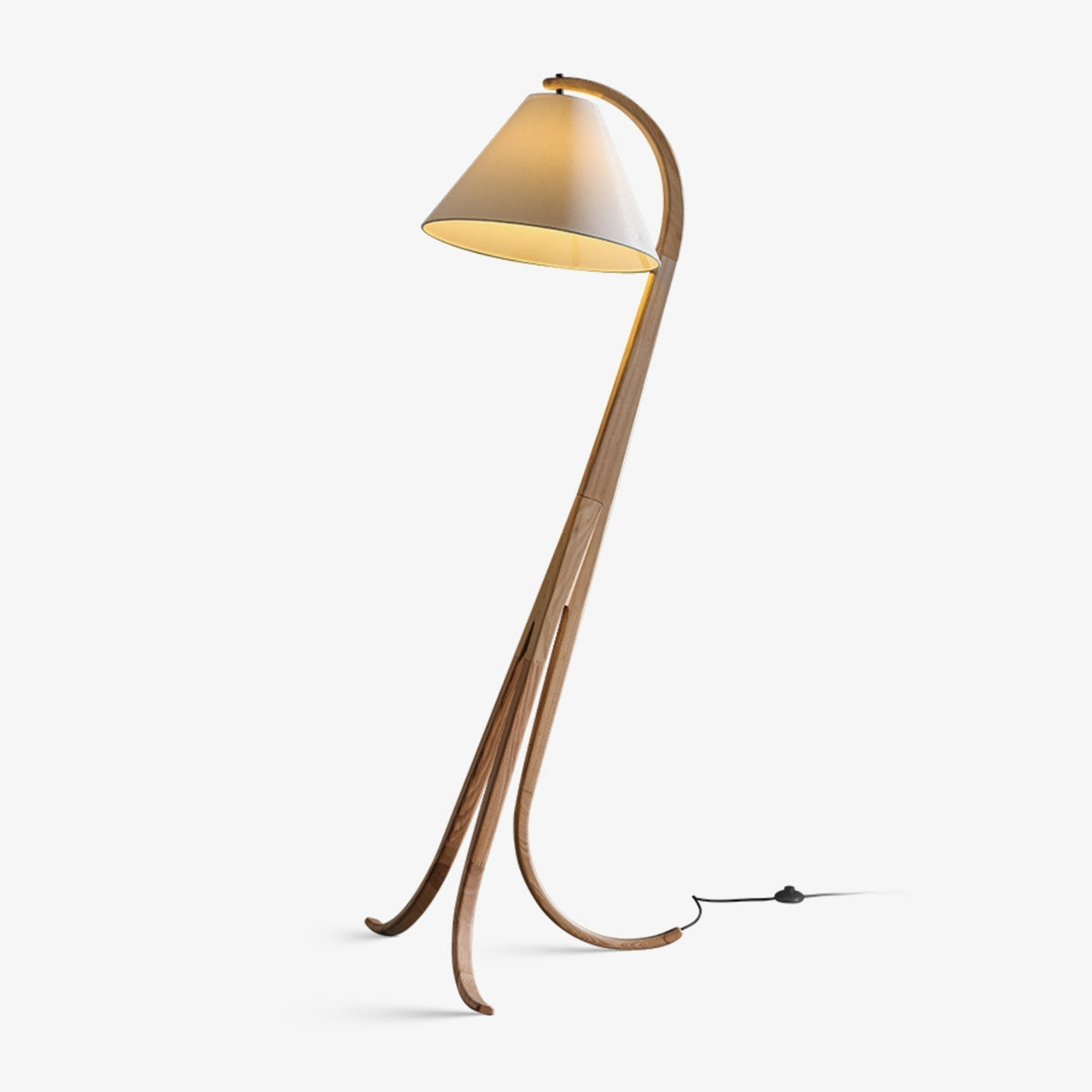 Udorila gebogen houten vloerlamp