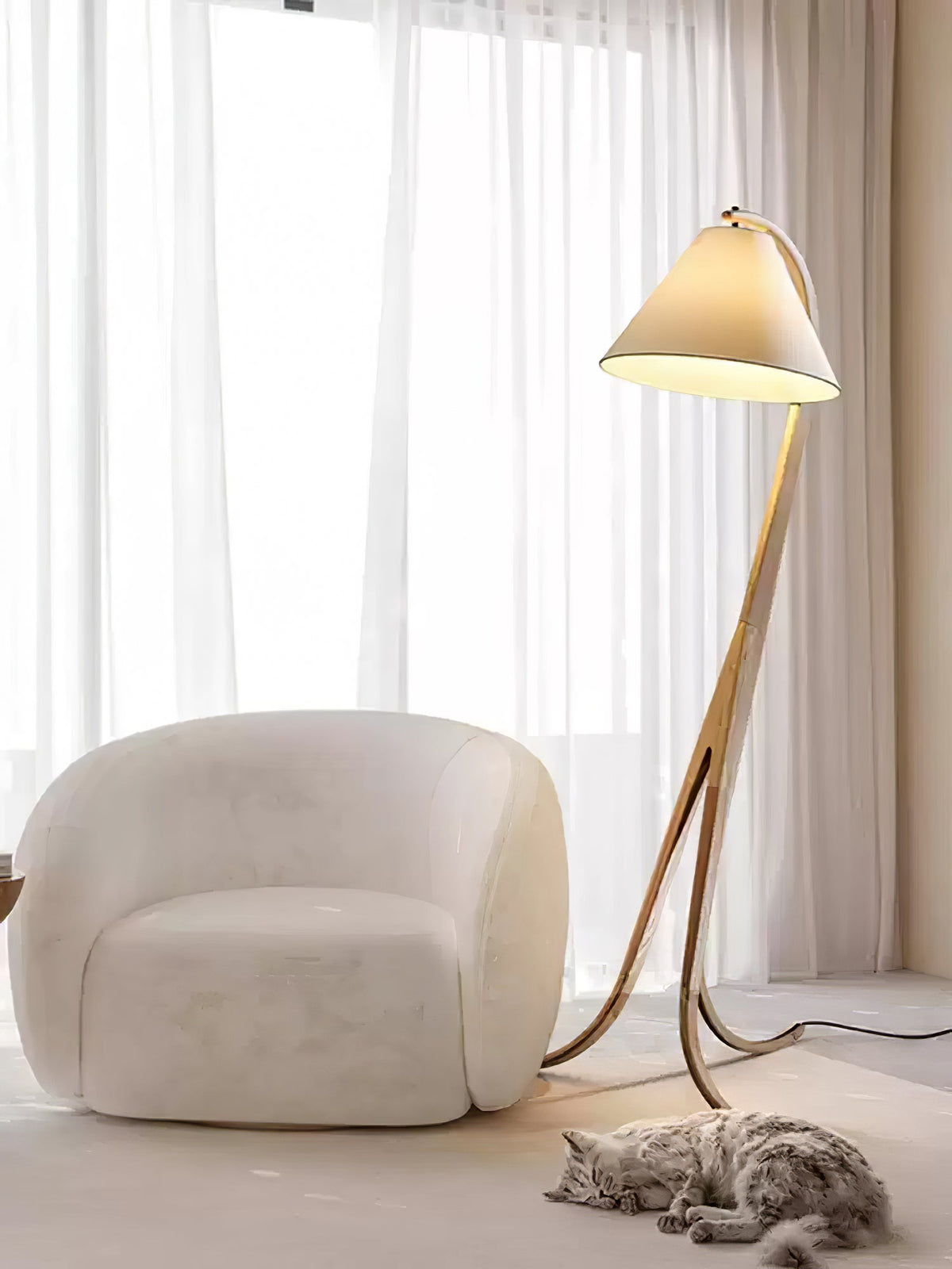 Udorila gebogen houten vloerlamp