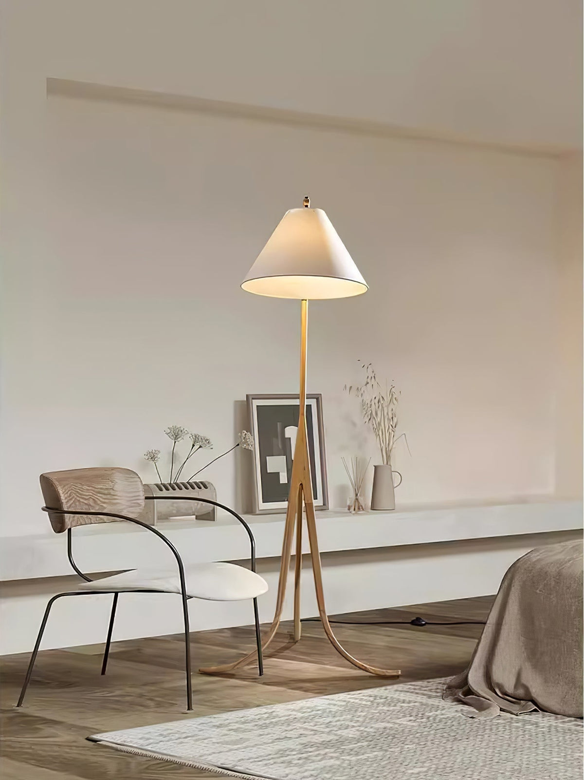 Udorila gebogen houten vloerlamp