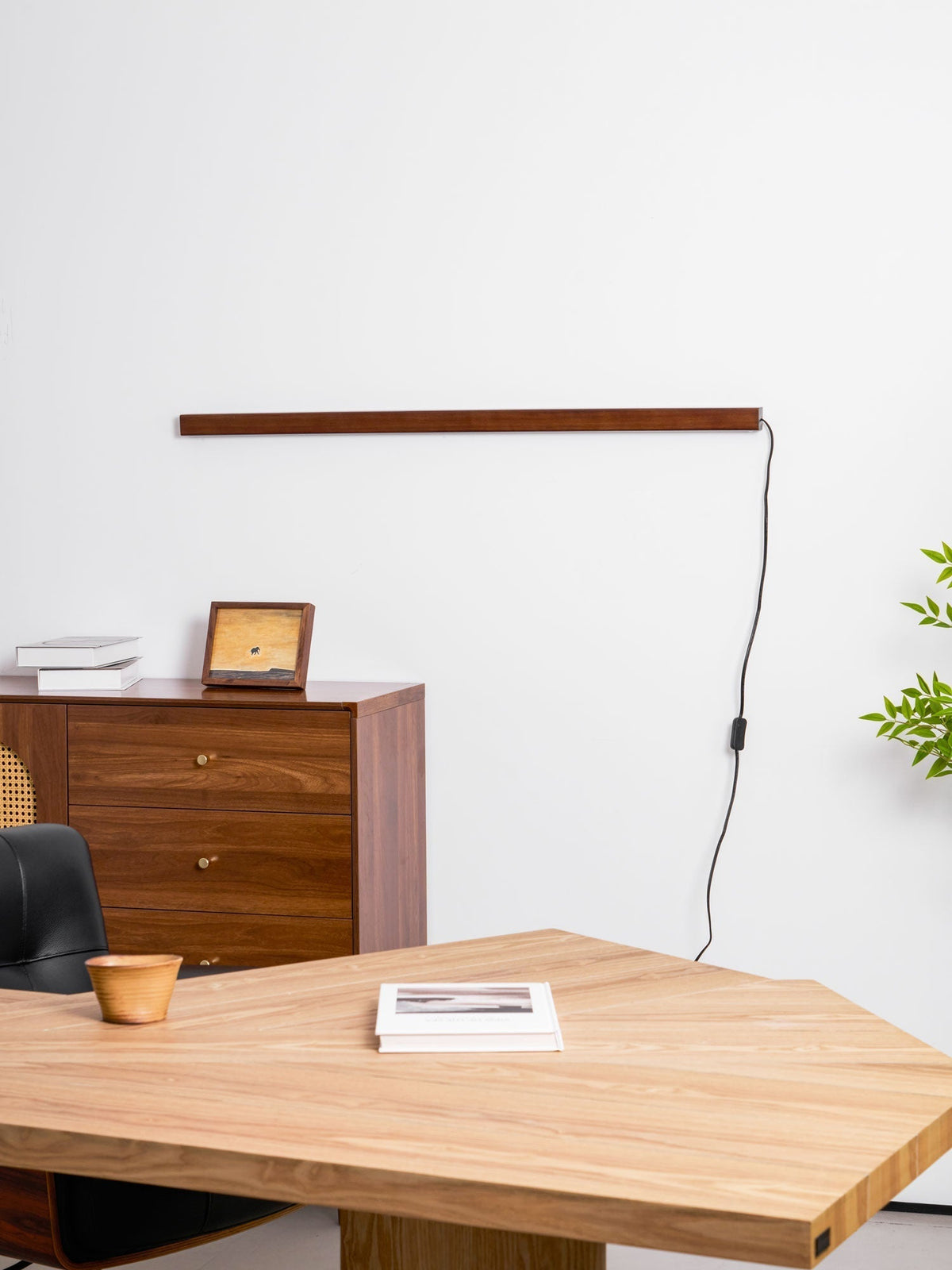 Bryf wandlamp Lineair Hout Met Stekker