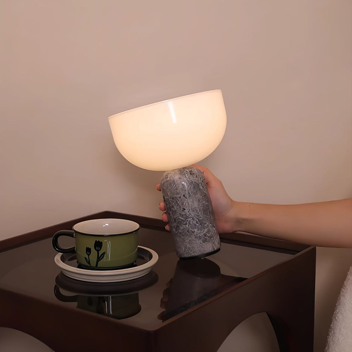Vicky Minimalistische tafellamp van marmer